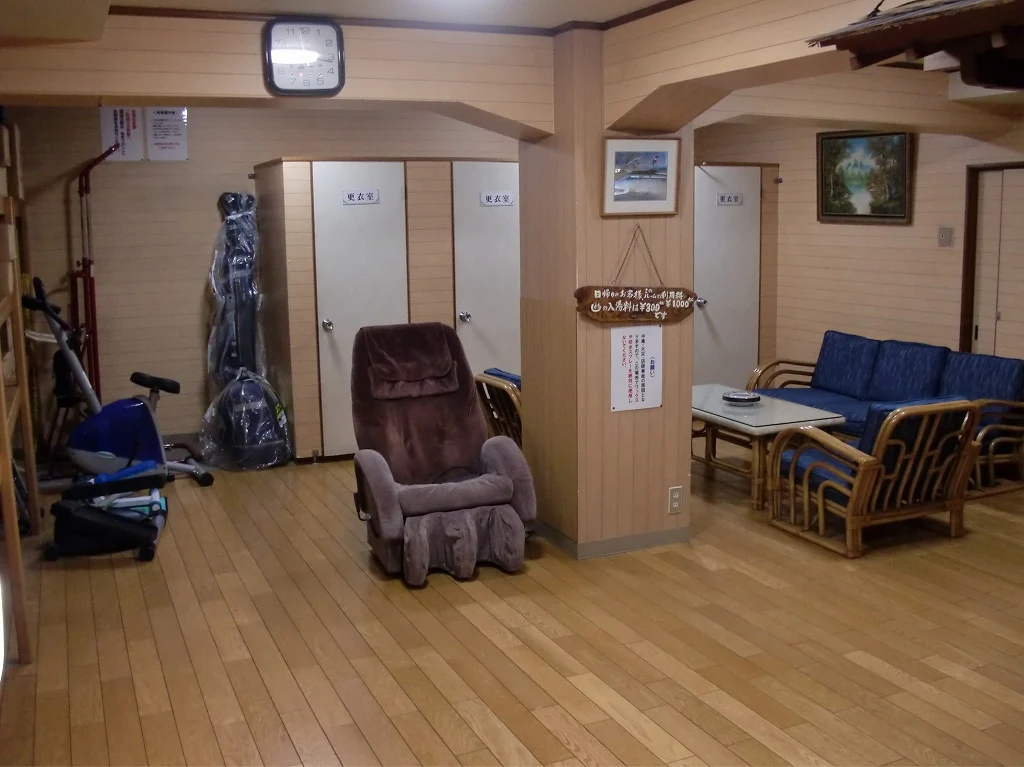 談話室・荷物置き場